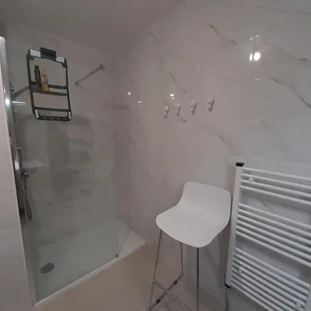Neuf A Avec Balcon, Wifi, Et Parking Securise Pour 5 Personnes - Fr-1-239-1004 Apartmán