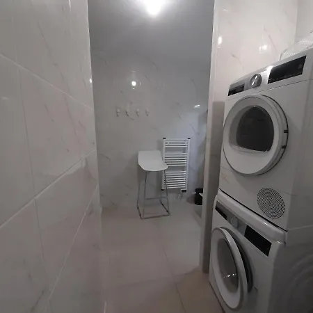 Neuf A Avec Balcon, Wifi, Et Parking Securise Pour 5 Personnes - Fr-1-239-1004 Apartment